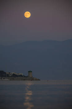 Full moon over the bay of Baska