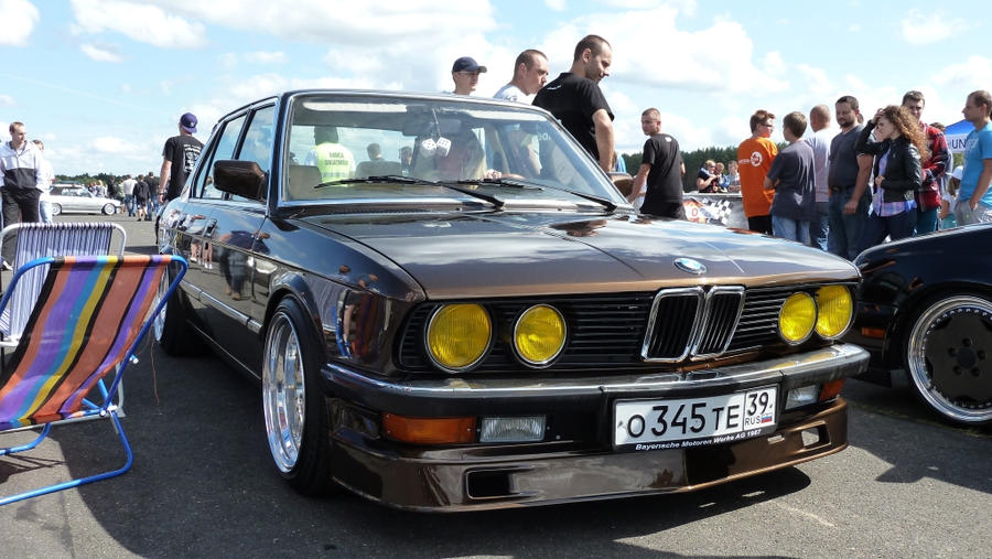 BMW E28 - Front View by Arek-OGF on DeviantArt