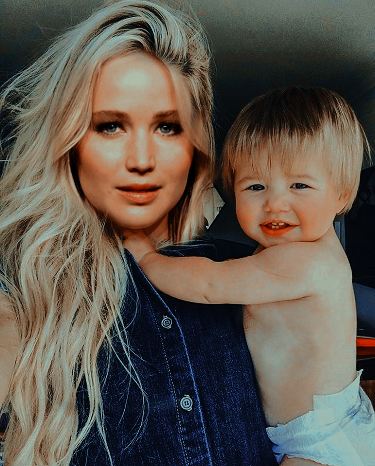Jennifer Lawrence and baby Manip by Sofii 1D Restart 1 on DeviantArt