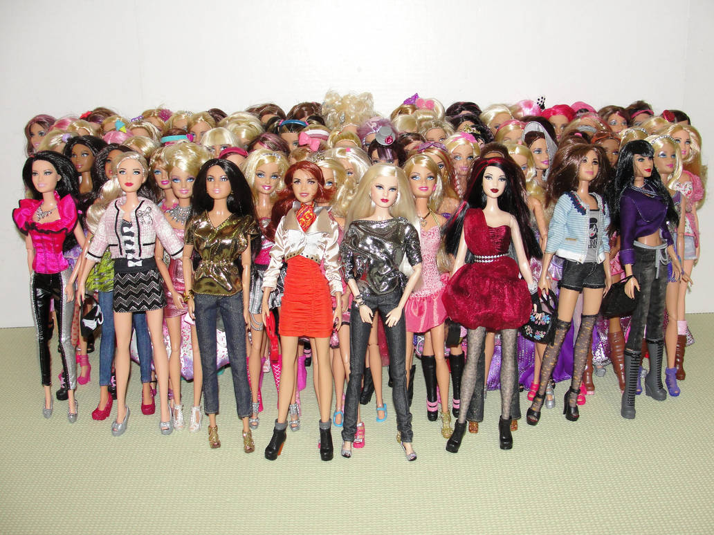 How many Barbie Dolls are there in this picture?