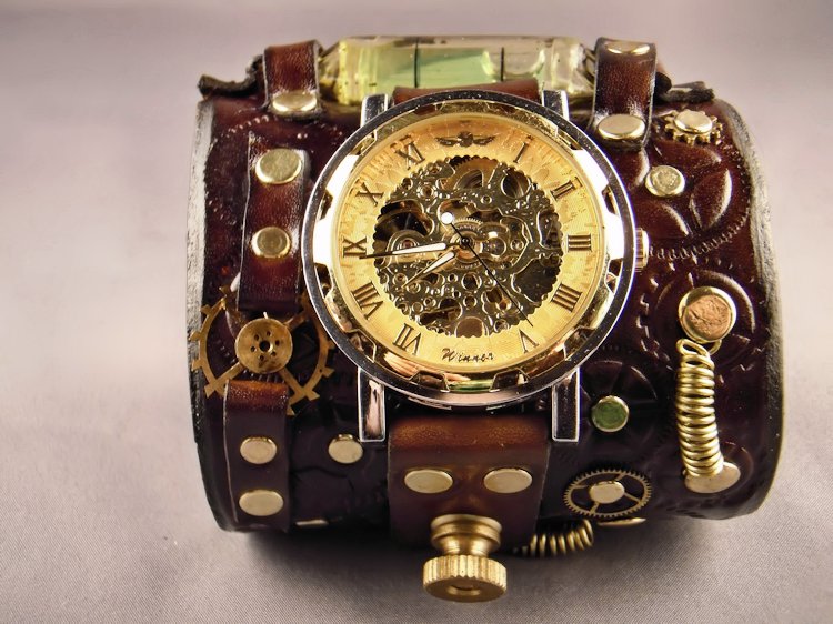 Steampunk leather cuff / watch