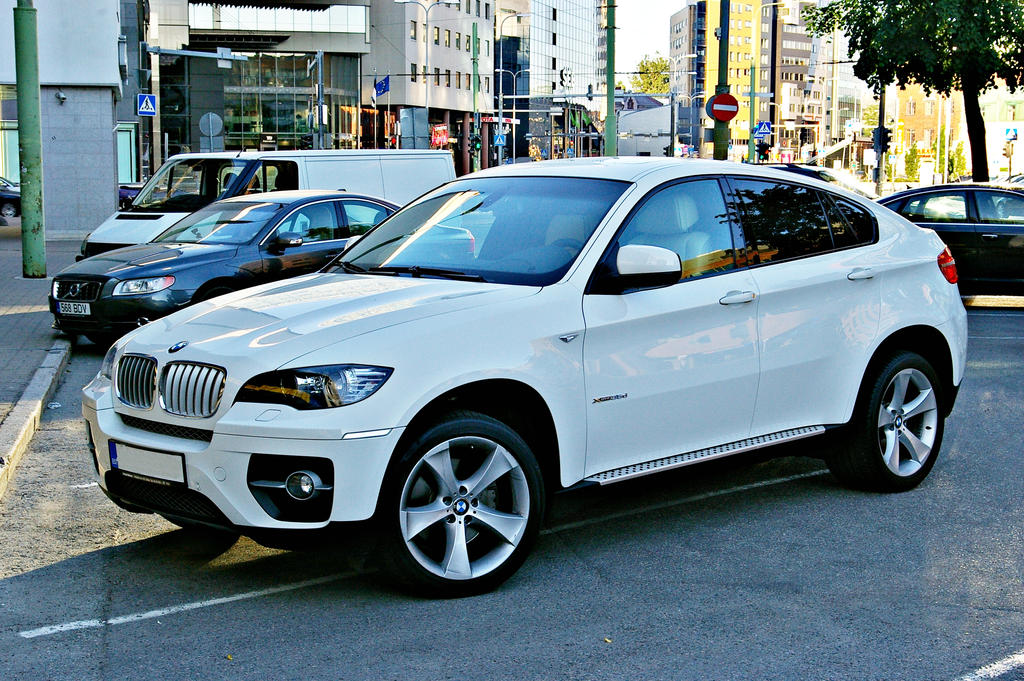 76 х 9. BMW x6 White. БМВ Икс 6 белая. BMW x6 Jeep. БМВ x6 белая.