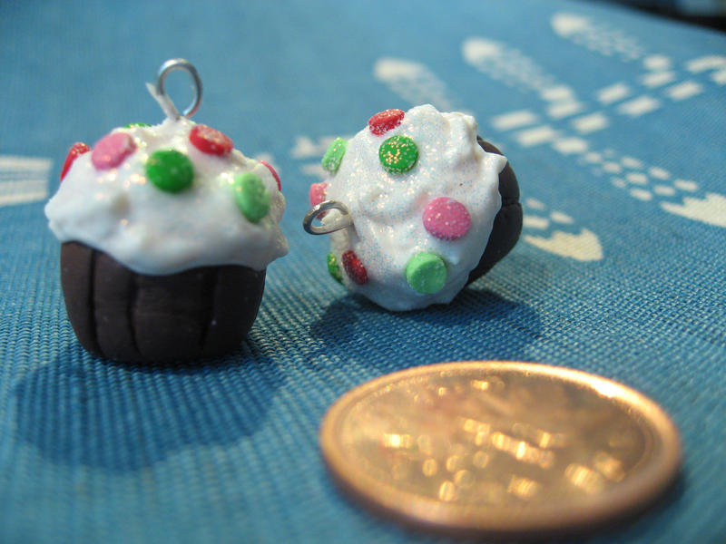 holiday sprinkled cupcakes