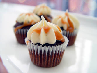 Mini Guinness Cupcakes by maytel