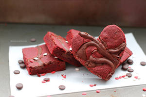 Red velvet brownie bars by maytel