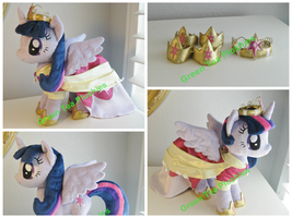 Princess/Alicorn Twilight Plush - coronation dress