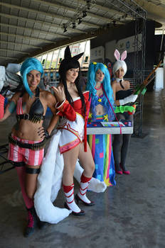 Jinx, Ahri, Sona Arcade and Battle Riven Bunny