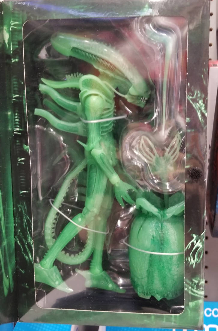 Exploding Xenomorph Figure Deluxe Glow in the dark Xenomorph figure set by ZombieMagnate on DeviantArt