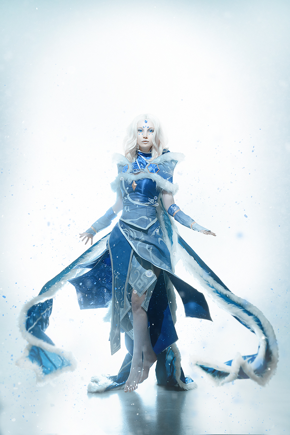 Rylai the Crystal Maiden Cosplay