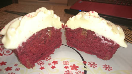 Red Velvet (inside)