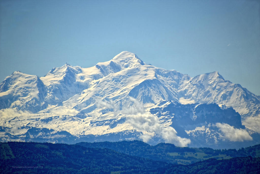 Magnificent Mont Blanc by artamusica