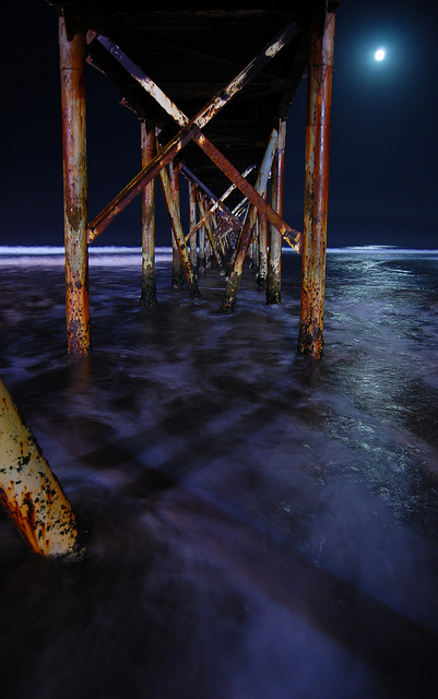 El Muelle, la luna...