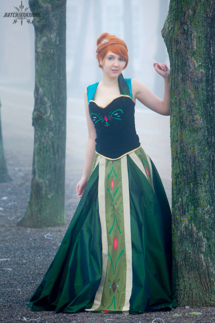 Frozen -Anna Cosplay- by Hatchikokoono on DeviantArt