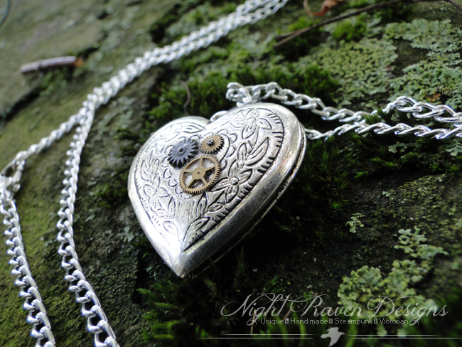 Custom Order -1- Heart Locket