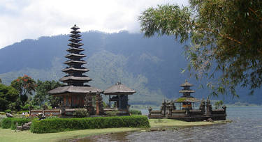 Ulun Danu Bratan Temple - Bali