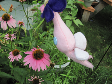 pink pikmin flower sniffing