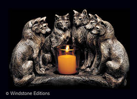 Wolf council candle lamp