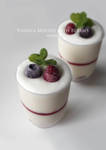 Vanilla mousse with berries by macaron9
