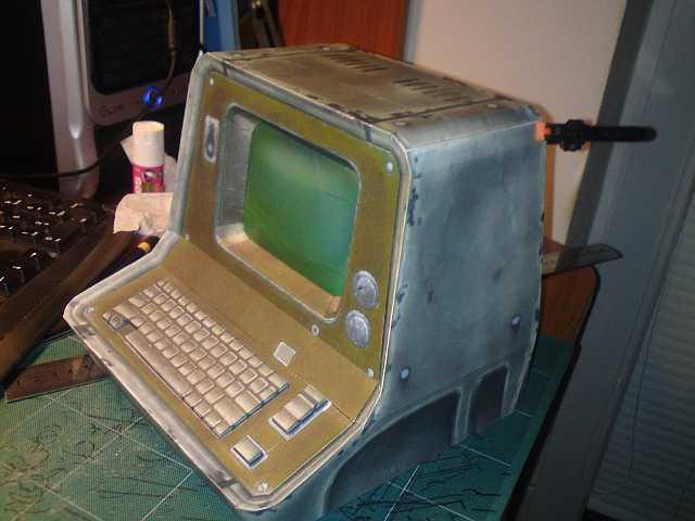 Fallout RobCo papercraft desktop terminal by toudi2 on DeviantArt