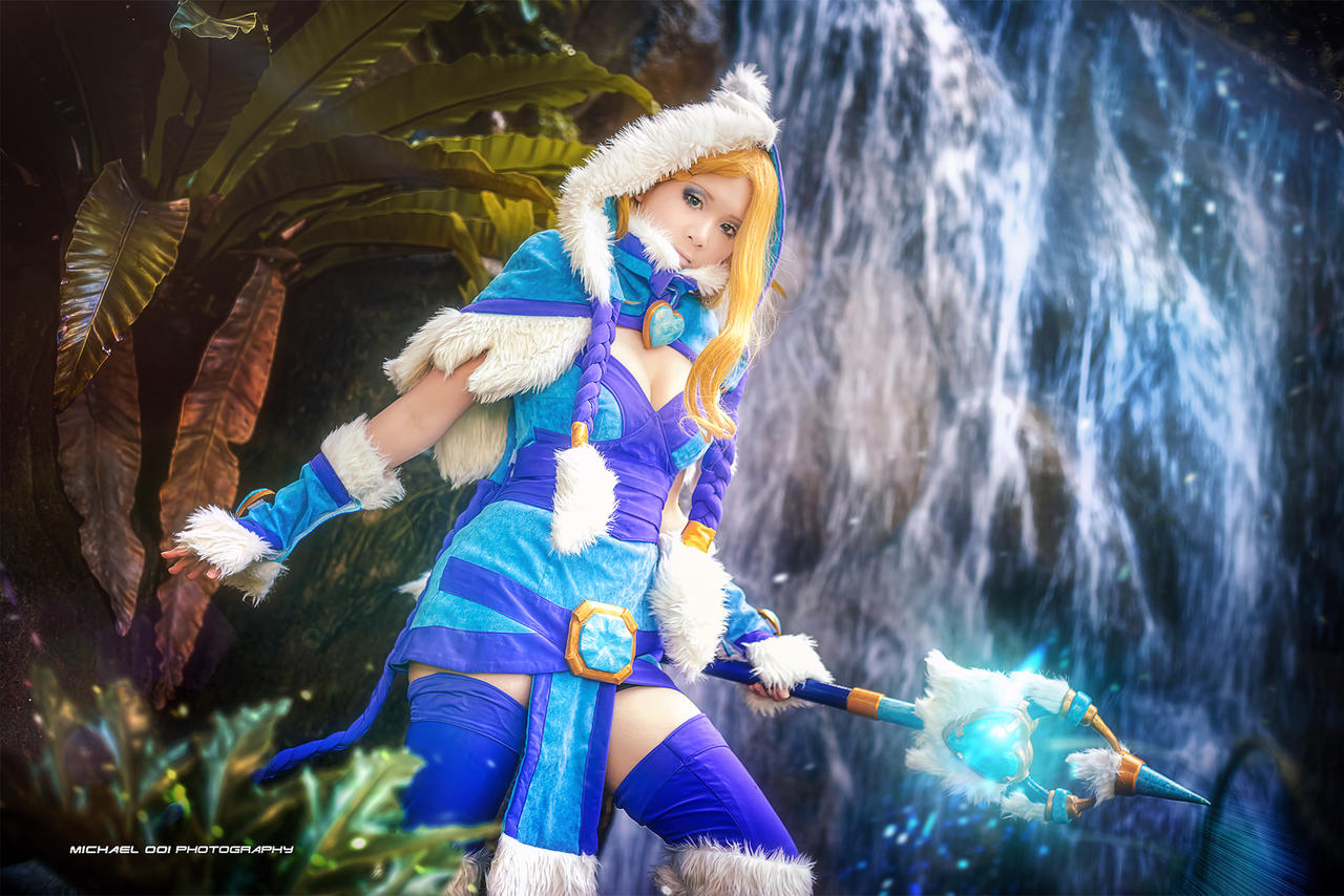 Dota 2 - Crystal Maiden