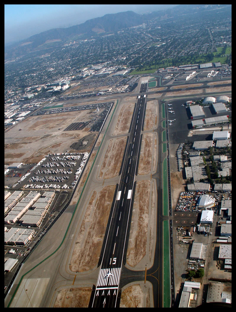 RWY 15 at KBUR