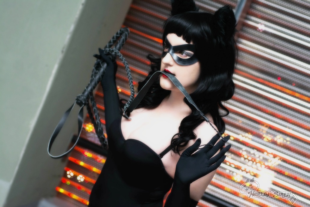 Rockabilly Catwoman: Flirting With The Bat