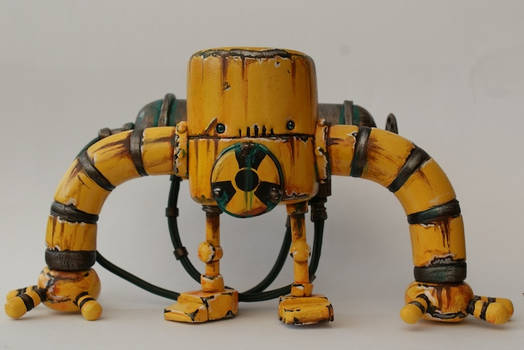 MCM Show Special Yellow Tribe Rusty Robot