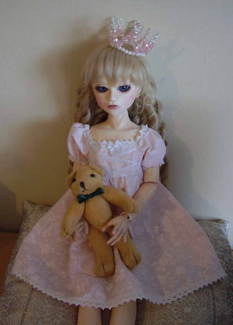 Handmade BJD - Posing Princess Cassidy