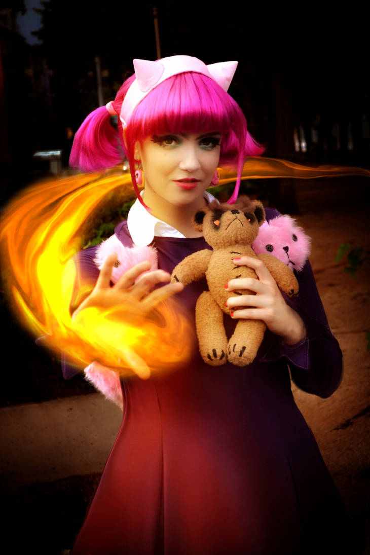 Annie Cosplay - Burn to Ashes