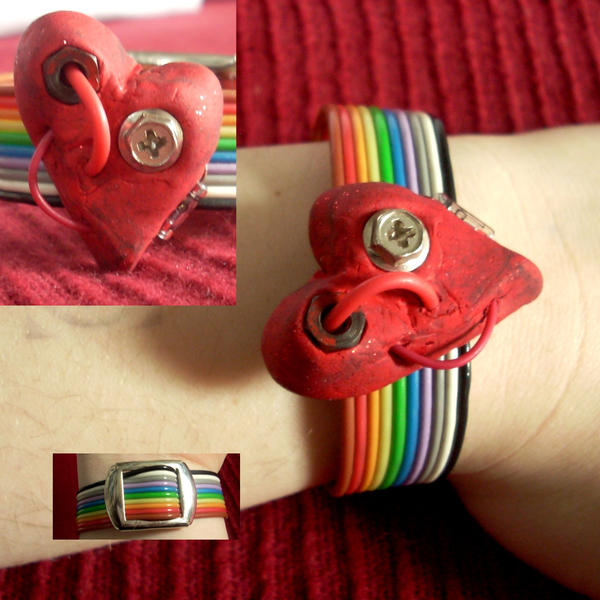 Electronic heart bracelet