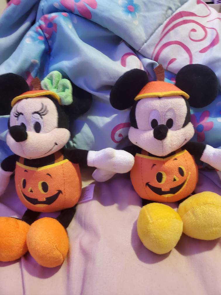 Fall Mickey and Minnie by Lexi-Mouse on DeviantArt