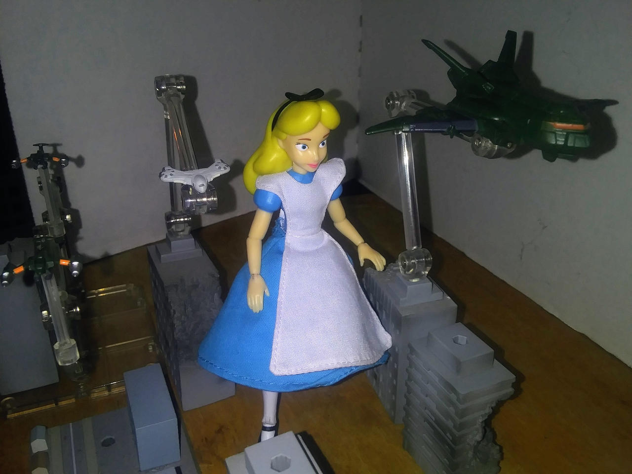 Disney Ultimates Alice Action Figure [Alice in Wonderland]