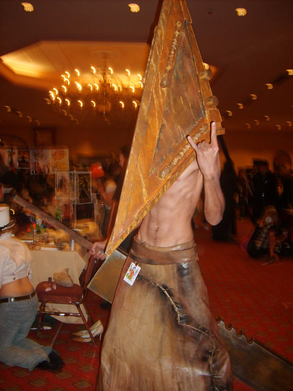 Pyramid Head cosplay