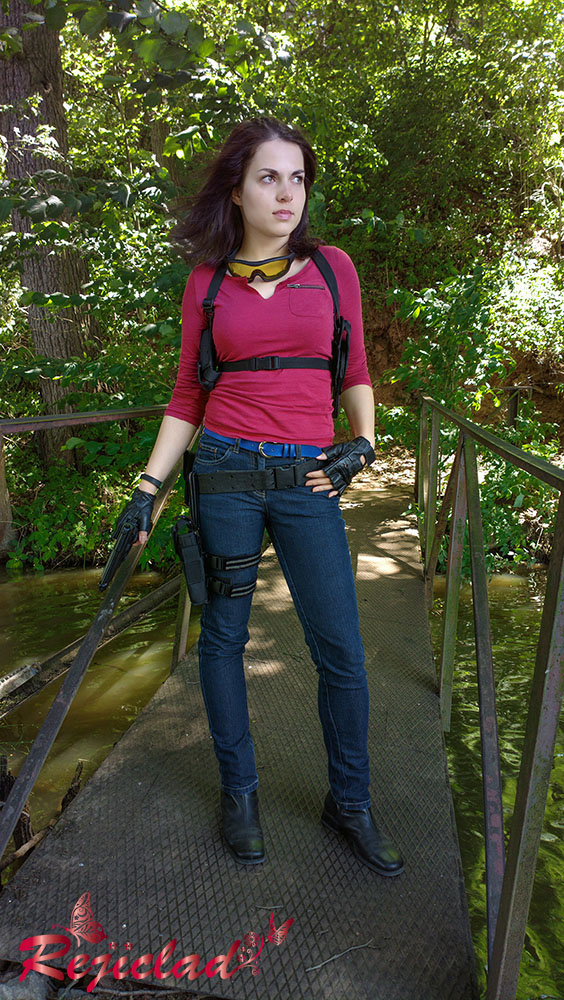 Claire Redfield Revelations 2 sniper cosplay III