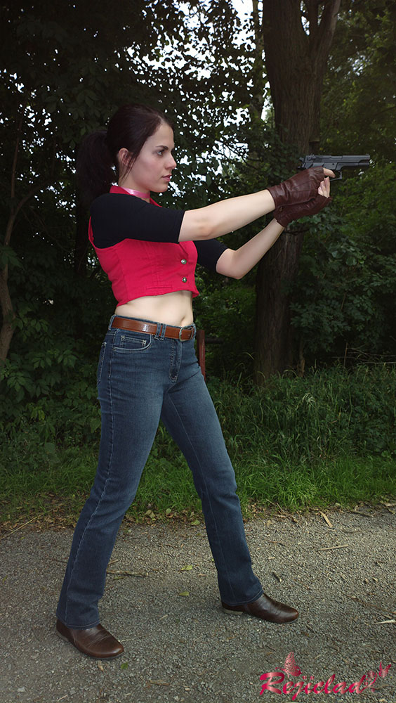 Claire Redfield RE Code Veronica cosplay X