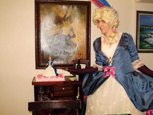 Marie Antoinette Cake-Costume1