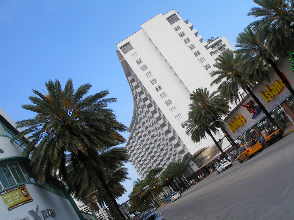 2010 Lincoln Ave - Miami, FL