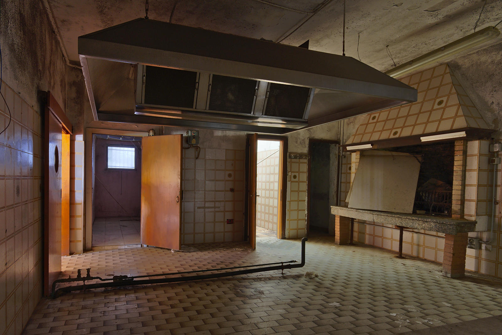 Abandoned pizzeria - Kitchen by ExaVolt on DeviantArt