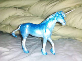 Winter Unicorn Breyer