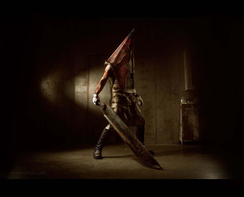 Silent Hill 2 Pyramid Head Red Pyramid Thing Sword Cosplay Weapon Prop