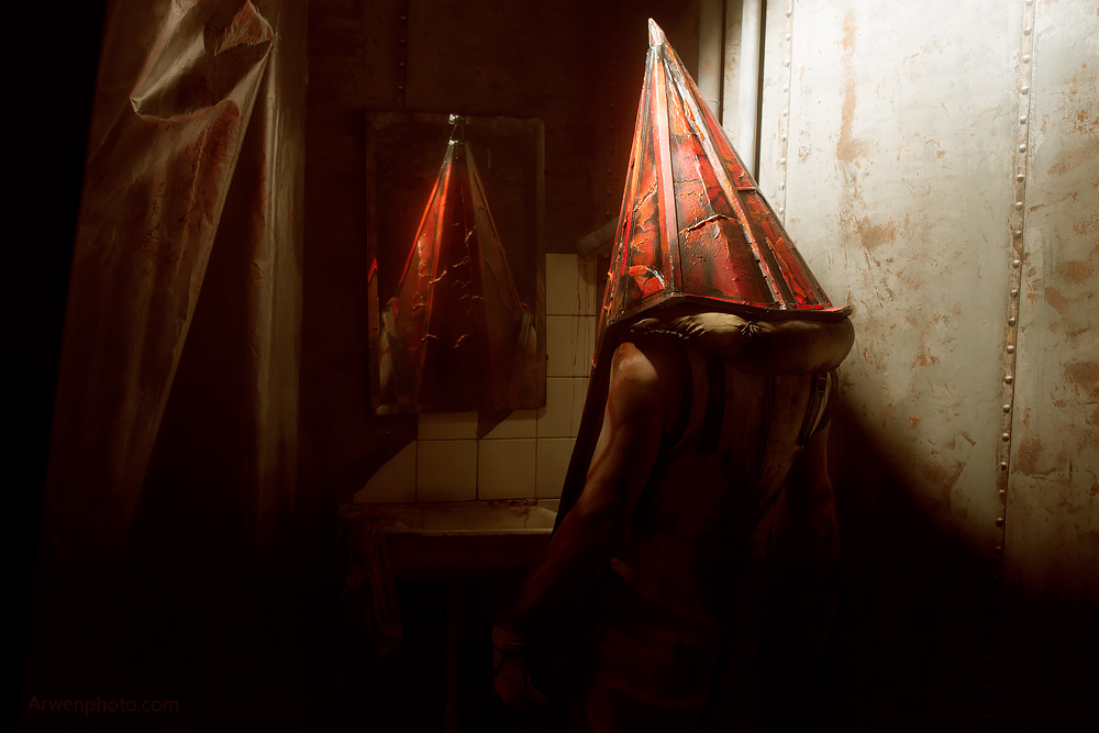 Pyramid Head (Silent Hill) – Illuminidol