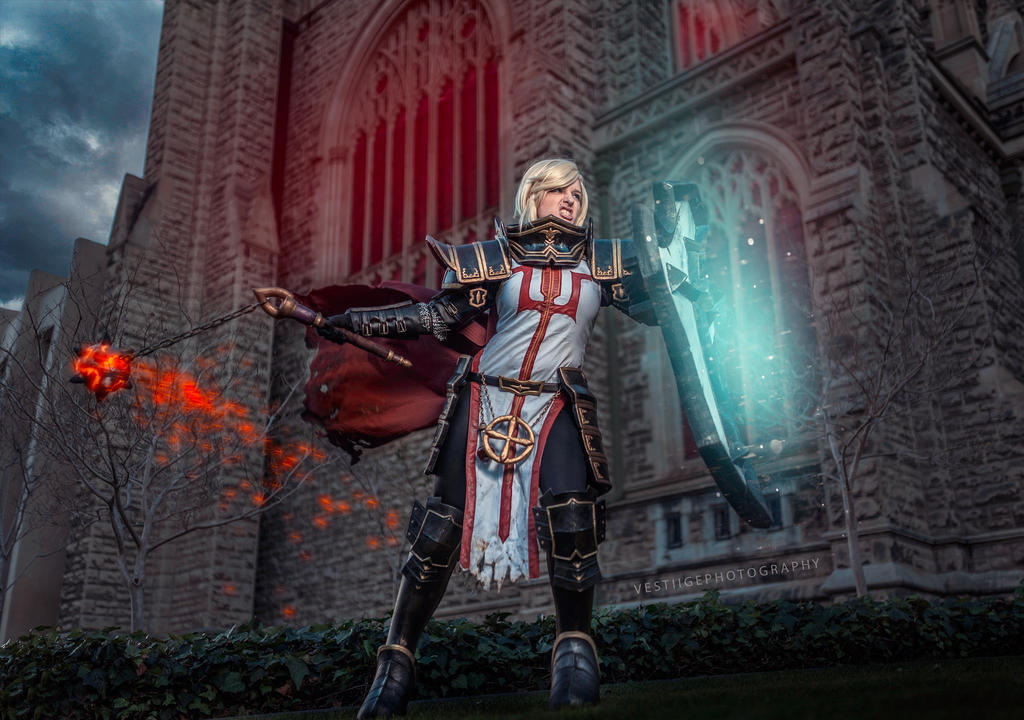 Diablo 3 - Female Crusader 1