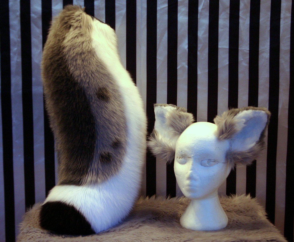 Iro ear and tail set