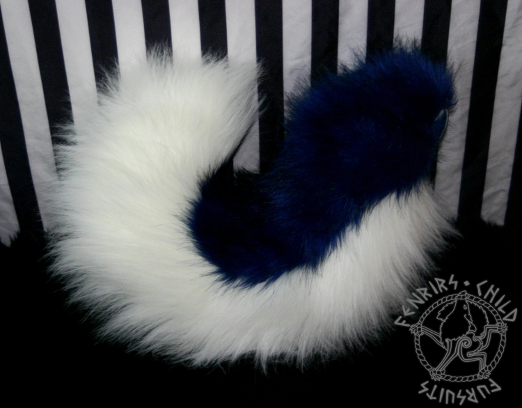 Blu Husky Tail side view