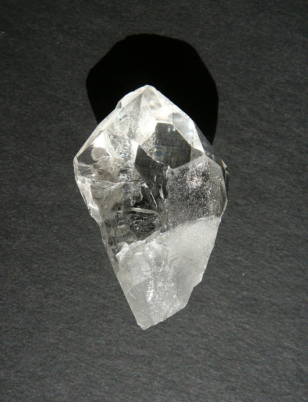 Quartz Crystal Stock