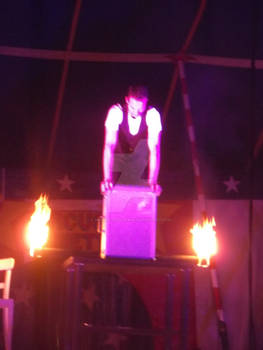 Ginnets Circus: Playing with Fire