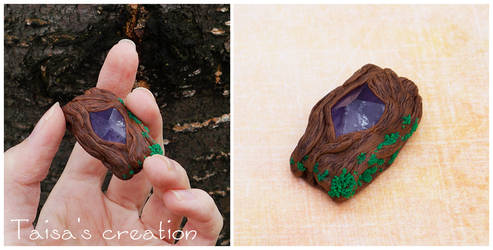 Pendant ''Mystery Heart of a Tree''