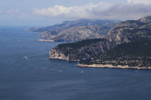 Cassis Below