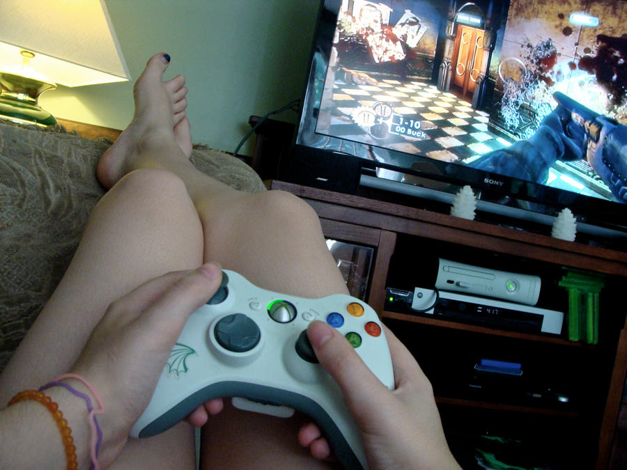 Girls Play Xbox Too by NicolexIsxManic on DeviantArt.