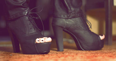 Christmas peep-toe heels 2